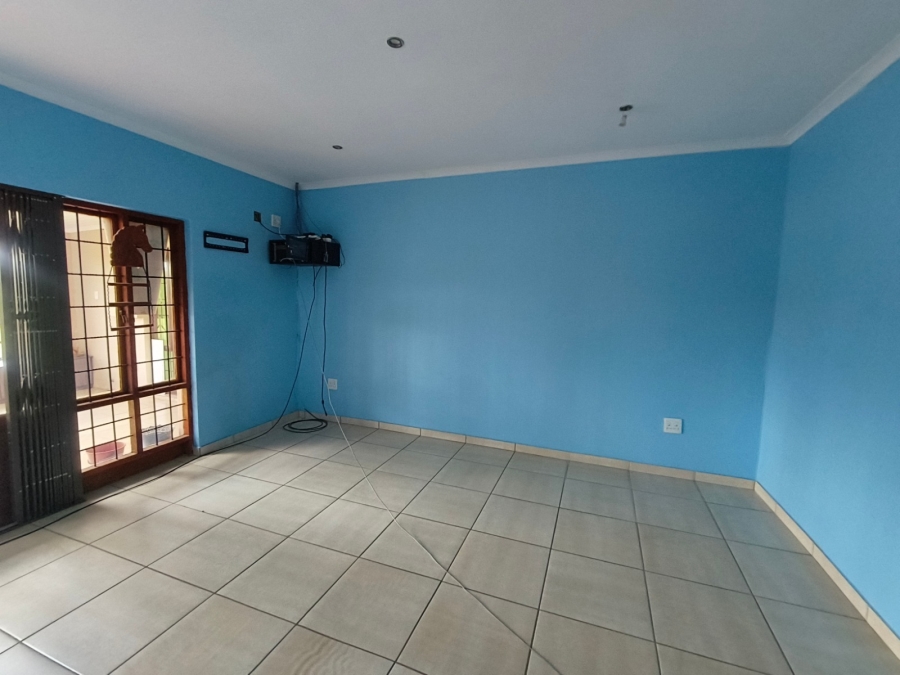 5 Bedroom Property for Sale in Rustenburg Rural North West